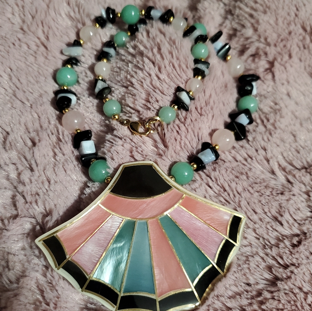 Unsigned Gorgeous Lee Sands Style necklace